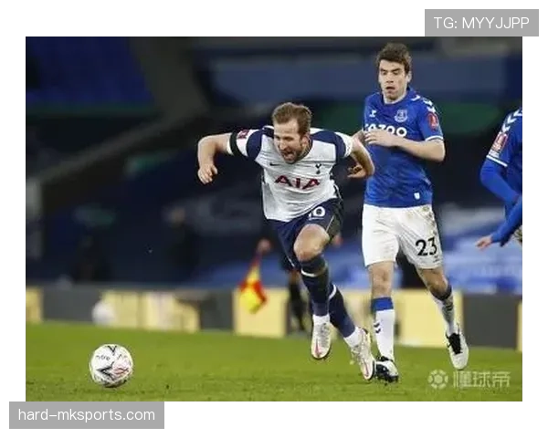 本泽马与凯恩战术角色及终结方式对比分析