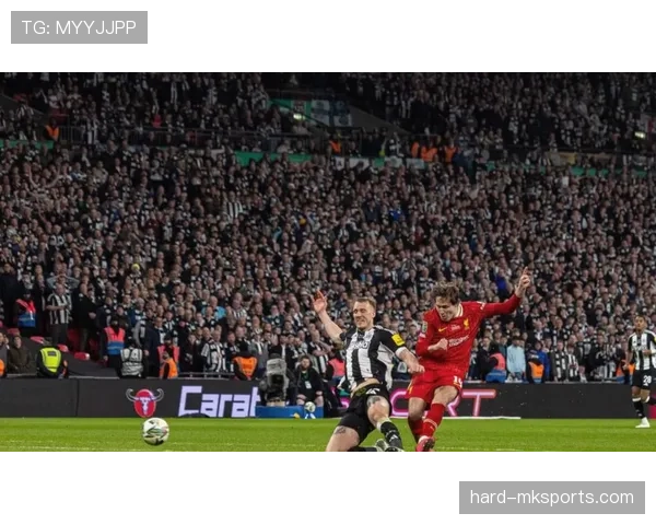 曼联更衣室矛盾再度曝光，对球队稳定性与赛季走势形成考验