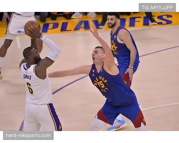 哈利伯顿突破制造多次助攻 助掘金拉开关键时刻比分差距