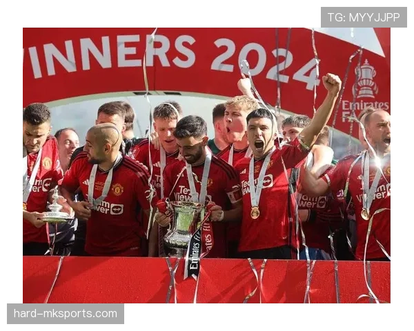 曼联新帅乱炖，战术混搭争欧冠，再谈“红魔”复兴依然可笑